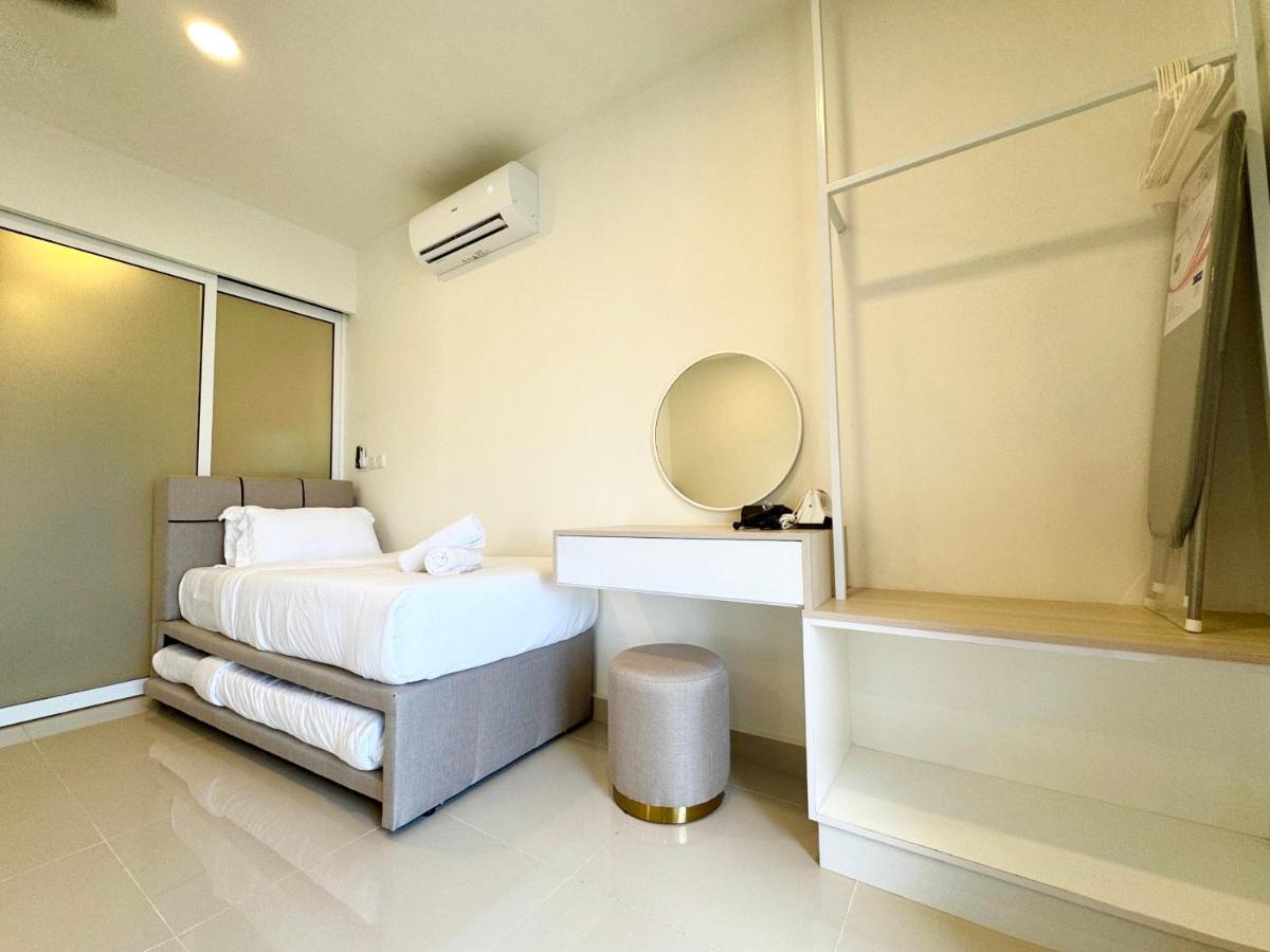 Apartamento de 1 dormitorio con balcón y vistas al mar