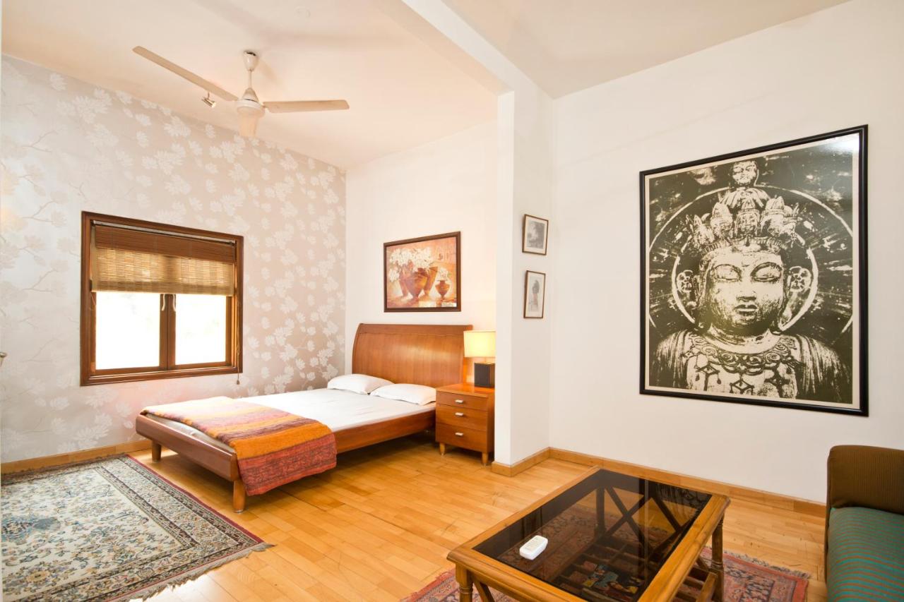 One-Bedroom Apartment with City View