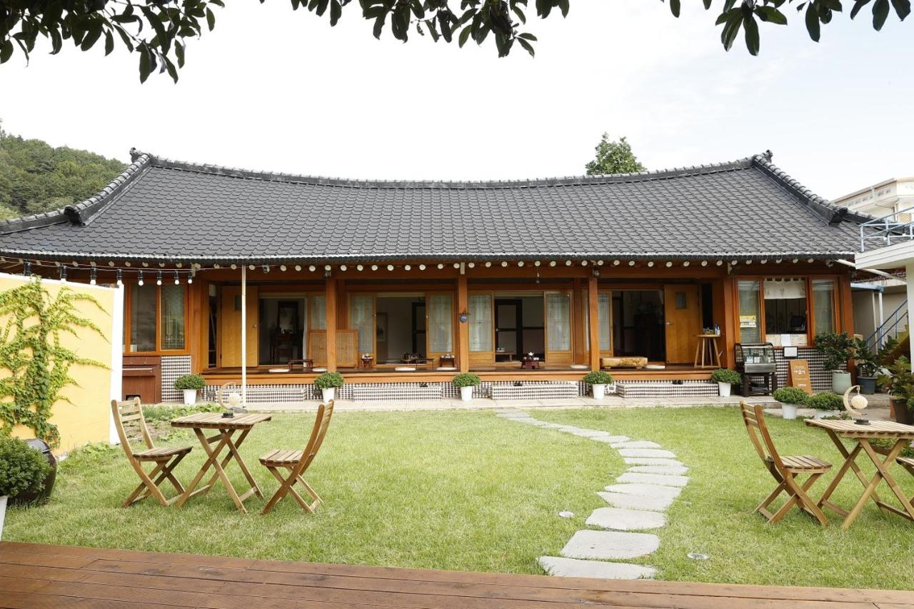 Studio with Garden View