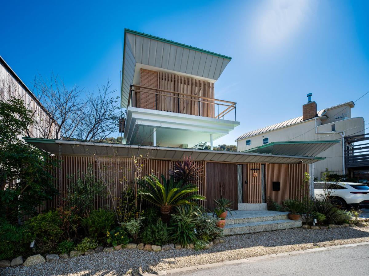 葉山Yashiro - 小型犬1匹まで一緒に泊まれる一棟貸し別荘 - B&B Hayama