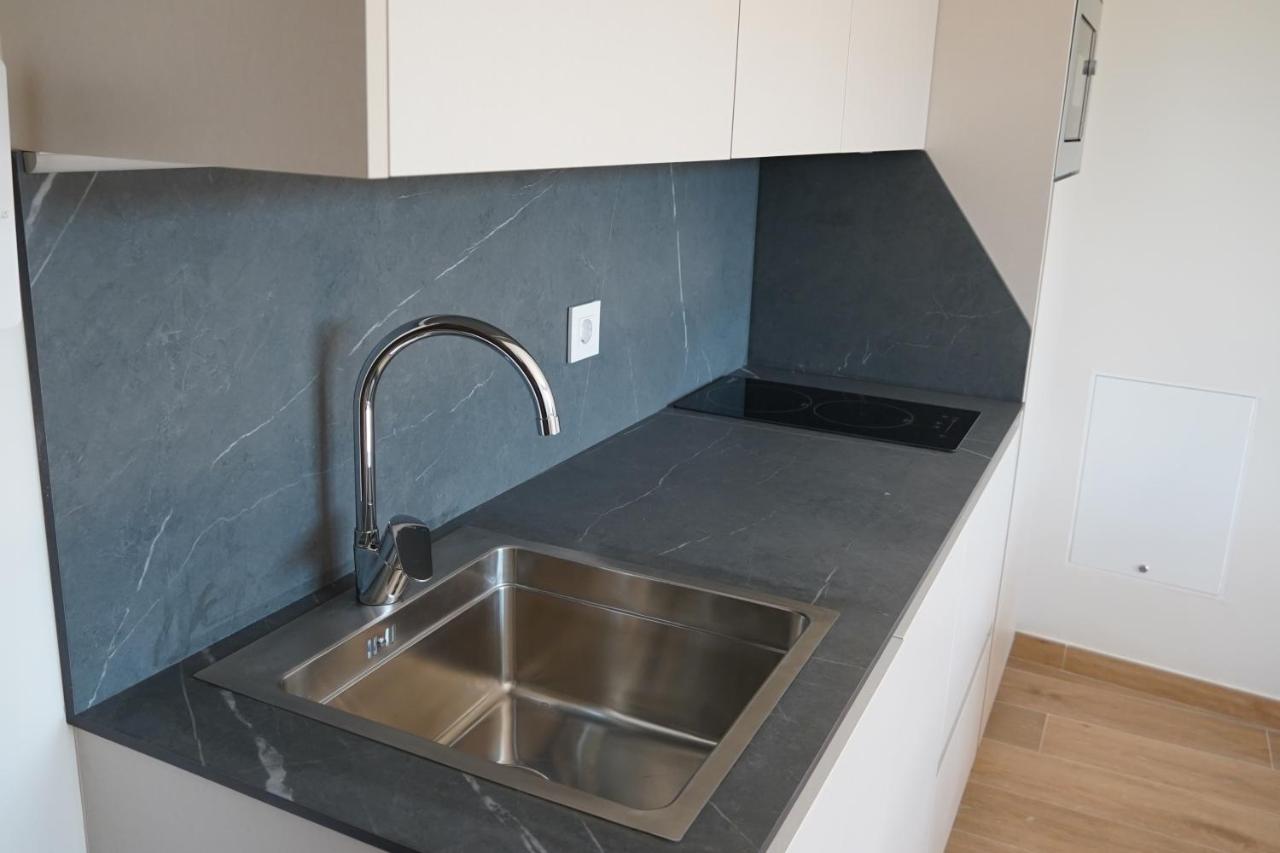Deluxe One-Bedroom Apartment with Garden View