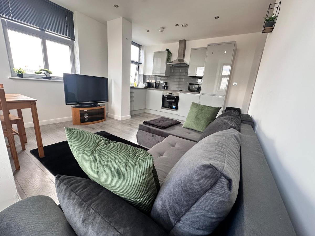 A&J Properties 2 Bed Apartment Netflix&Prime - Chambres d’hôtes Leicester