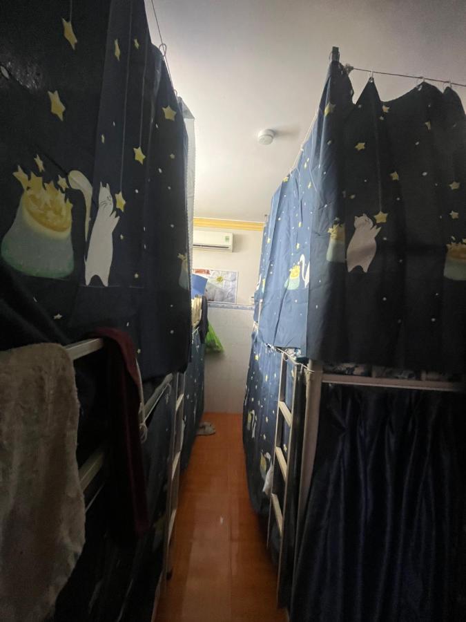 Mixed Dormitory Room