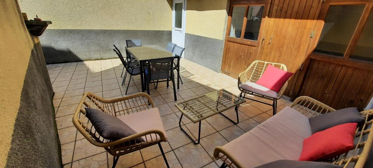 Maison au calme avec terrasse, climatisé - B&B