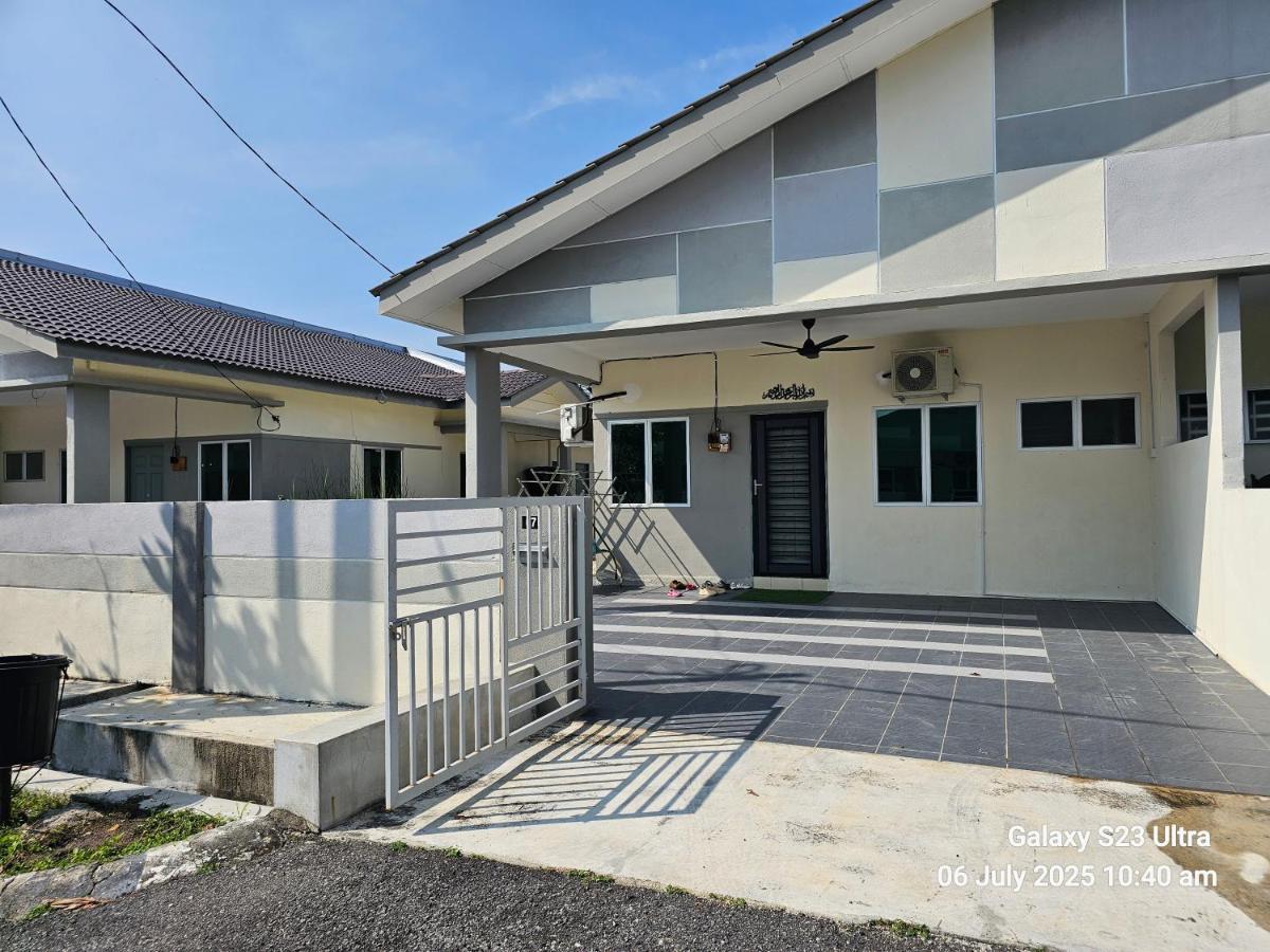 Homestay ZAF sitiawan - B&B