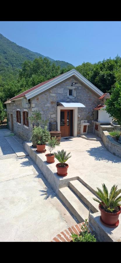 Gallery Stone House - B&B