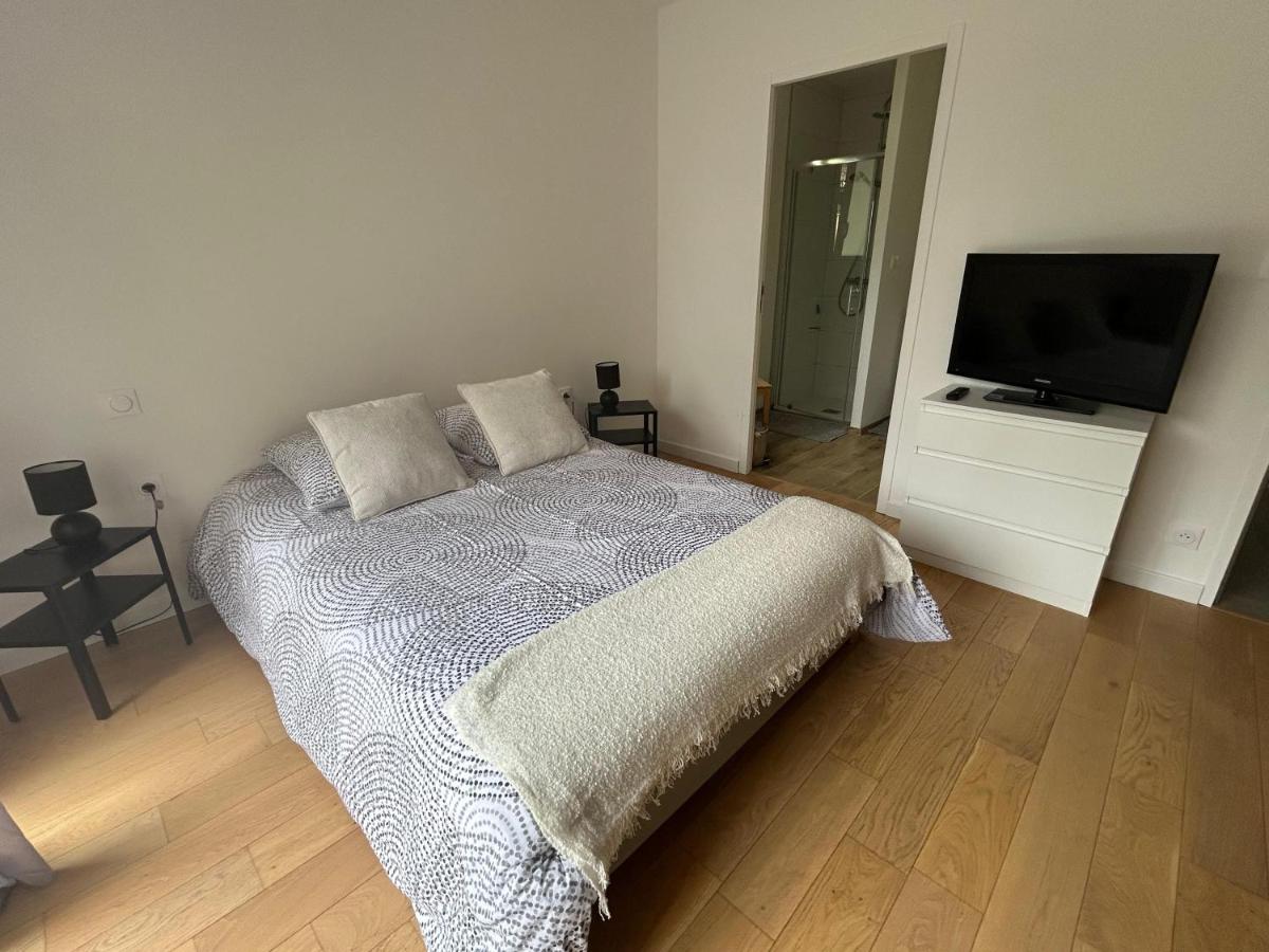 Chambre indépendante avec terrasse - Ferienwohnung Romillé
