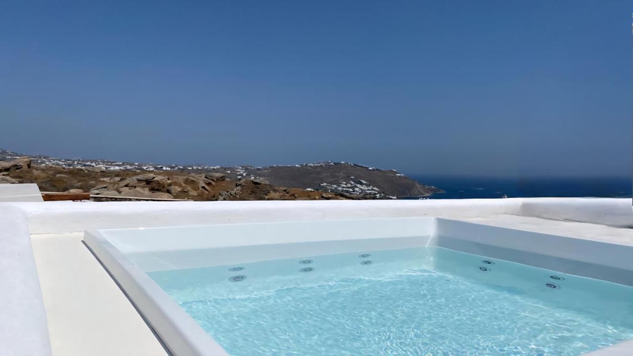 Villa Aderfia with private hot tub - B&B