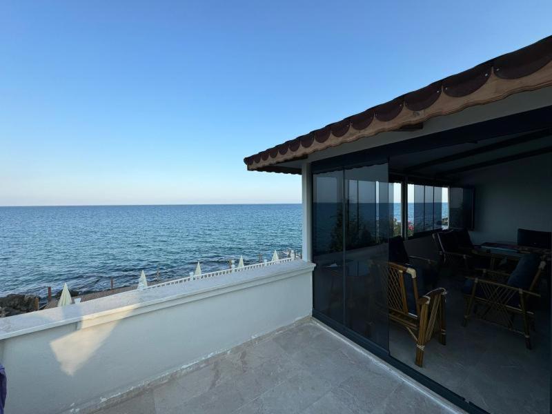 Villa - Beach Front