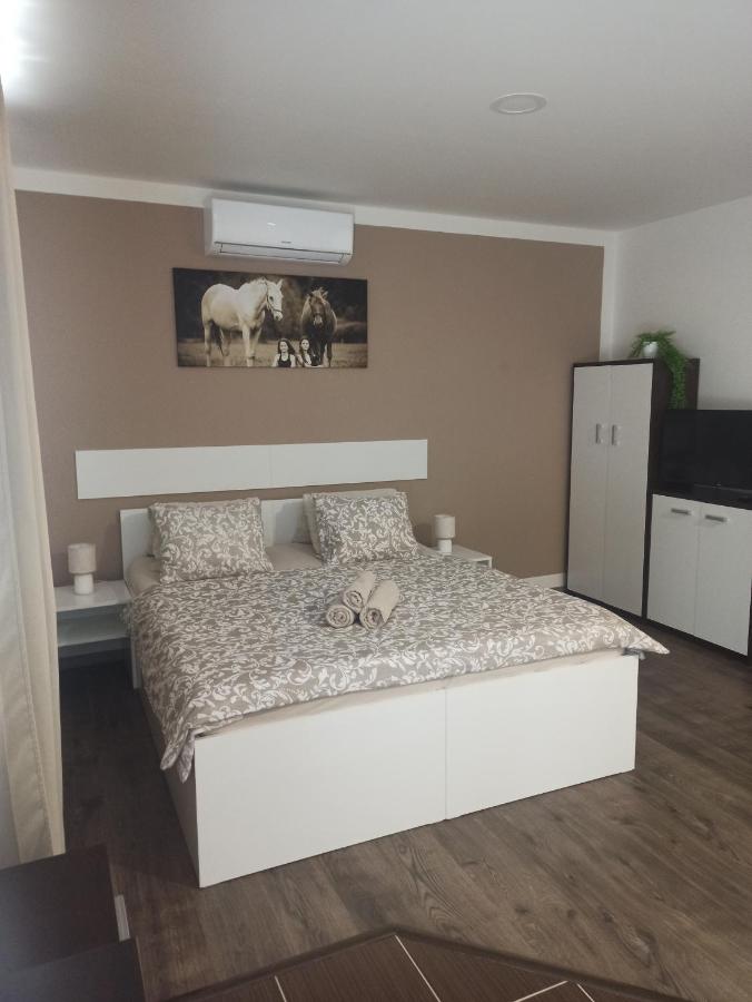 Za Humnama - Bed and Breakfast Hlohovec