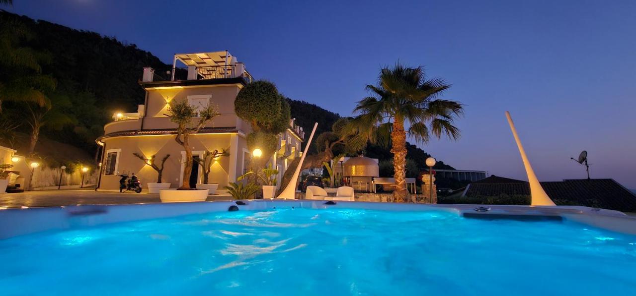 Suite Pizzo jacuzzi rooms - B&B