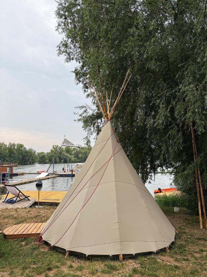 Glamping TeePee - B&B Brandýs nad Labem-Stará Boleslav