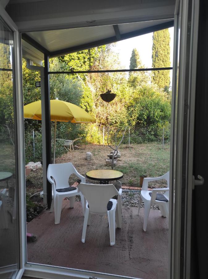 Apartman sa sopstvenim dvoristem , pored mora - B&B Bigovo