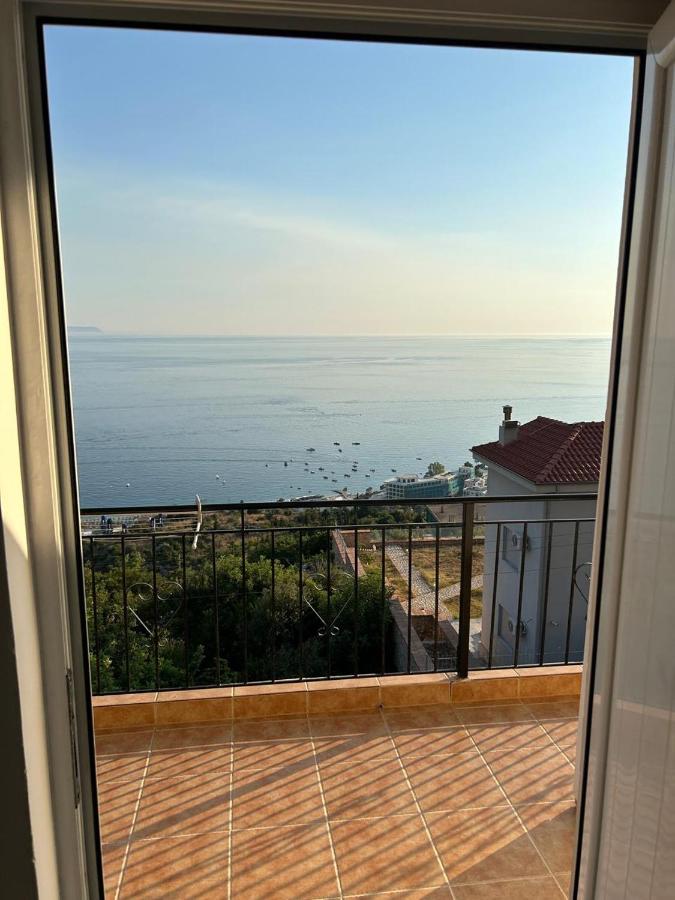 Dreibettzimmer mit Meerblick