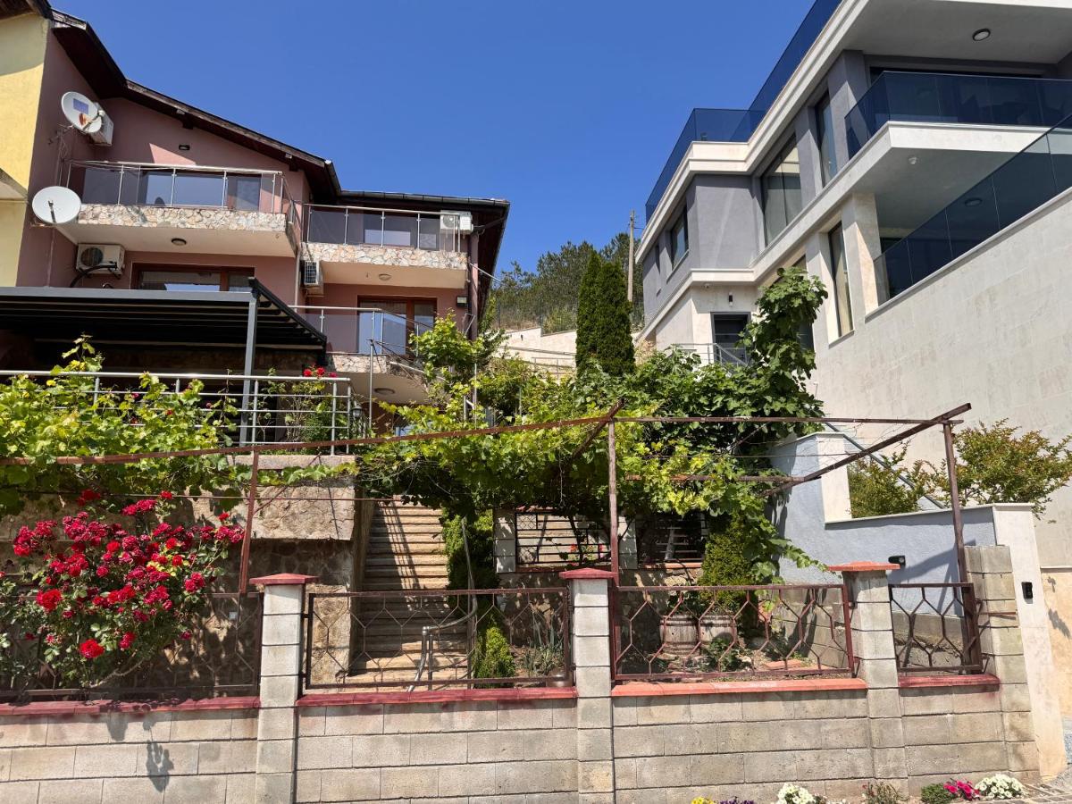 Villa Horizon - Spacious Sea View House with 6 Bedrooms in Balchik - Bed and Breakfast Balchik