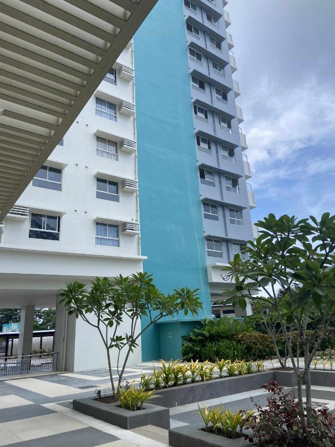 Reflective Woodscape- 1 Bedroom with Balcony - Ferienwohnung Bacolod