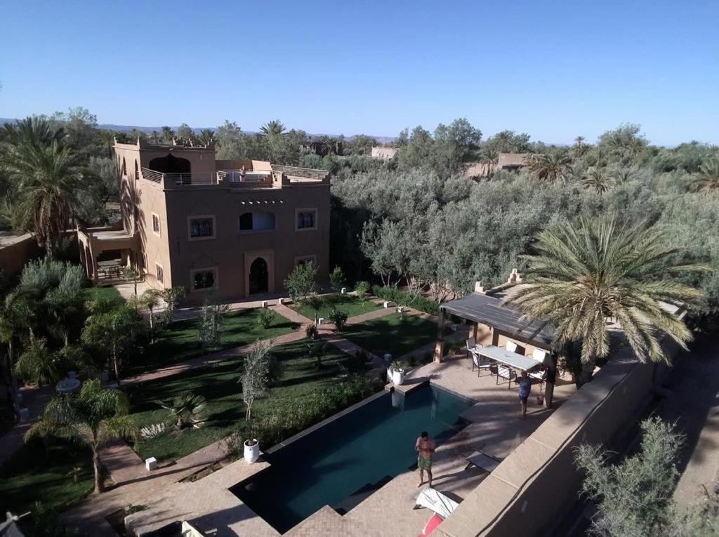 Dar Lily, villa familiale avec piscine et services - Bed and Breakfast Skoura
