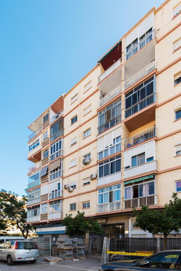 Amazing 2nd Line Beach Apartment - B&B Málaga