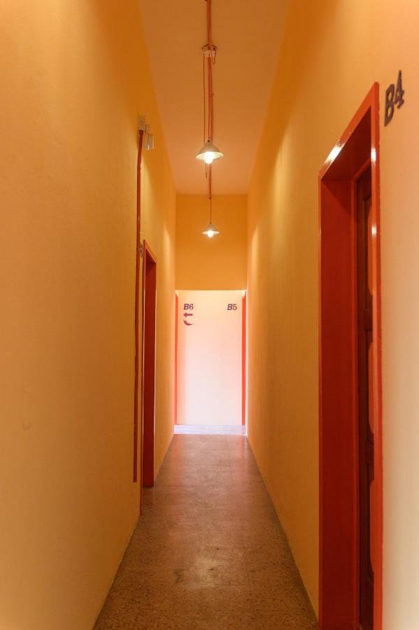 Macarena Hostel - Bed and Breakfast Flores