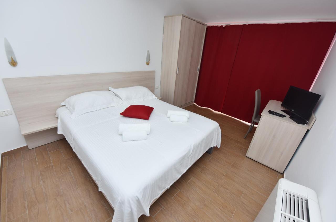 Doppelzimmer 1 mit Balkon und Meerblick