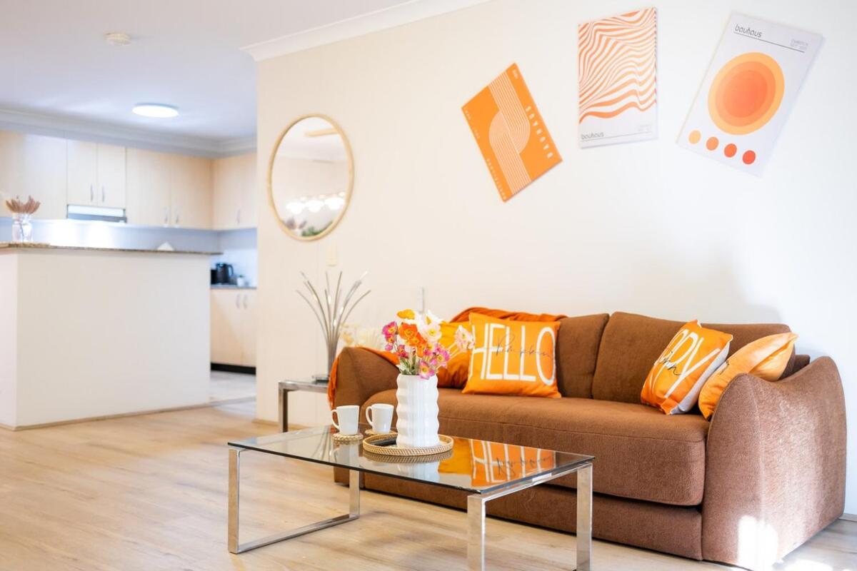 Large 3 bedroom apartment in Redfern - B&B Sydney