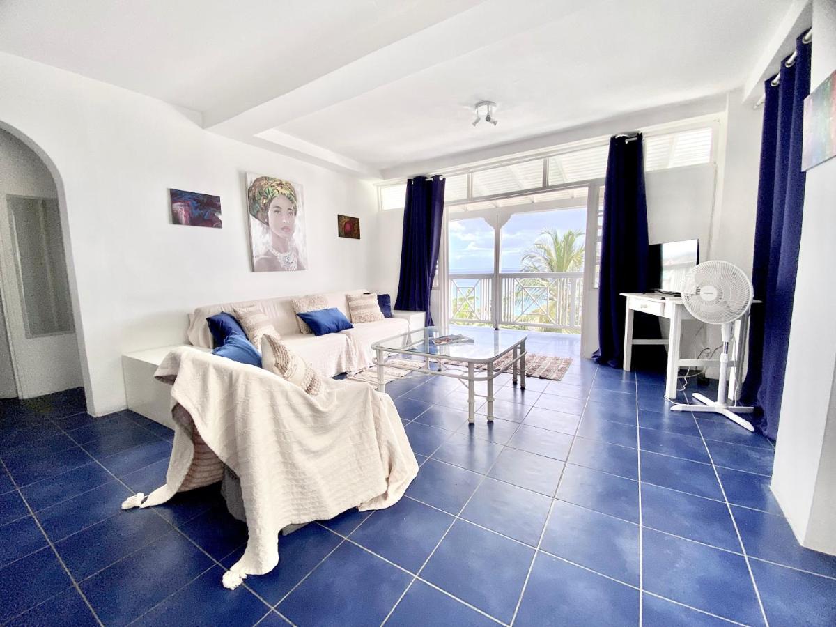 Appartamento con 2 Camere da Letto, Balcone e Vista mare