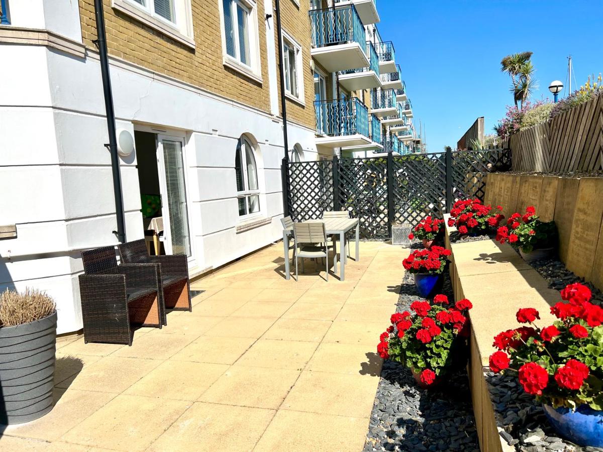 Marina Waves Apartment- Brighton, free parking, patio, ground-floor holiday home, sleeps 3 - Ferienwohnung The City of Brighton and Hove