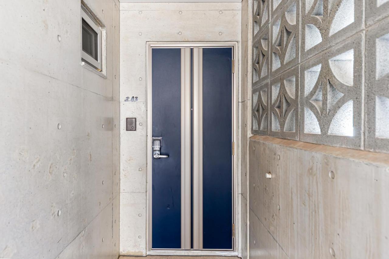 One-Bedroom Apartment - Non-Smoking