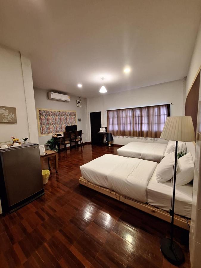 Zweibettzimmer mit eigenem Bad