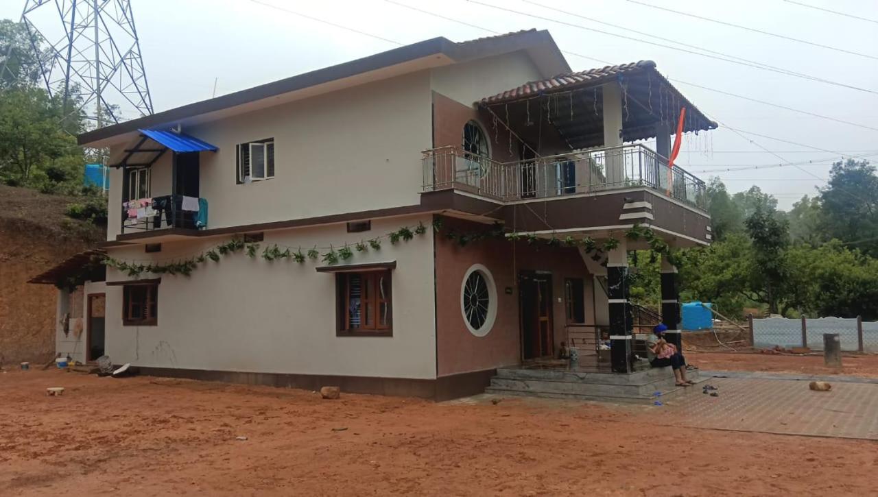 Saketa Homestay - B&B