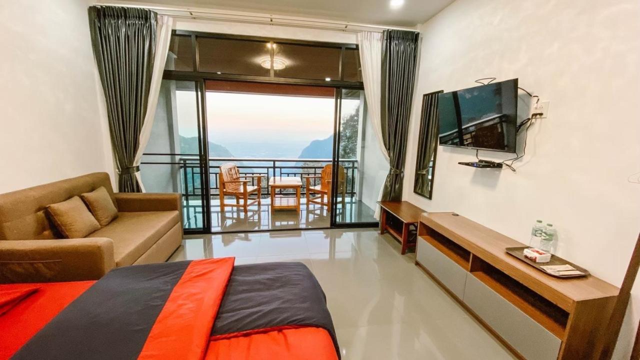 Double Room with Mountain View