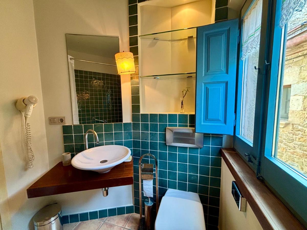 One-Bedroom Standard Apartment