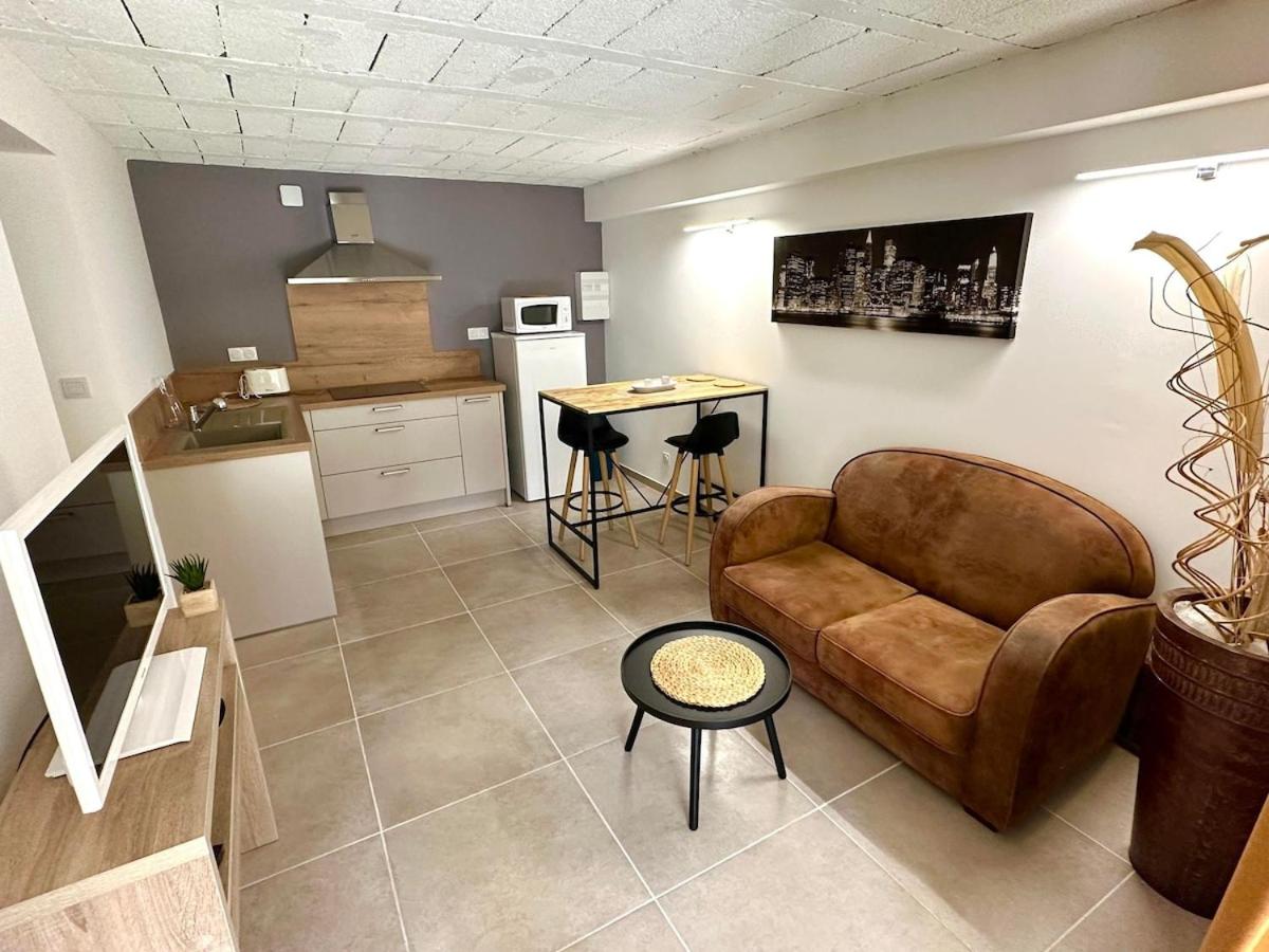 Nice App Private Parking, Garden, Furnished Terrace - B&B Châteauneuf-du-Rhône