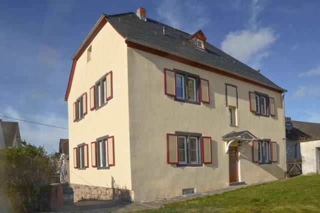Gästehaus auf der Burg im Vulkan Park Laacher See - B&B