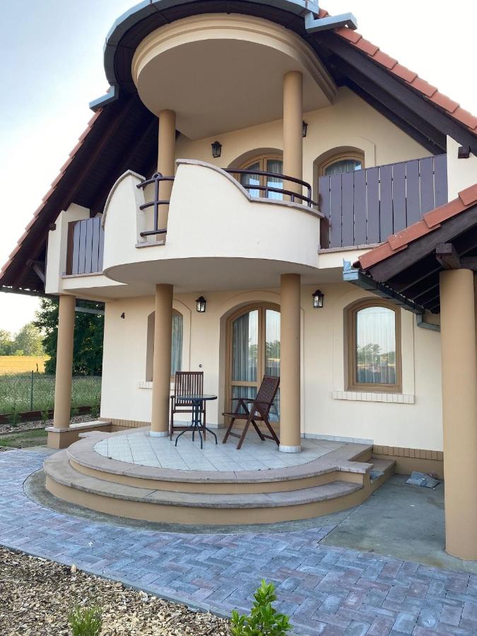 Trio Relax Apartmanok - B&B