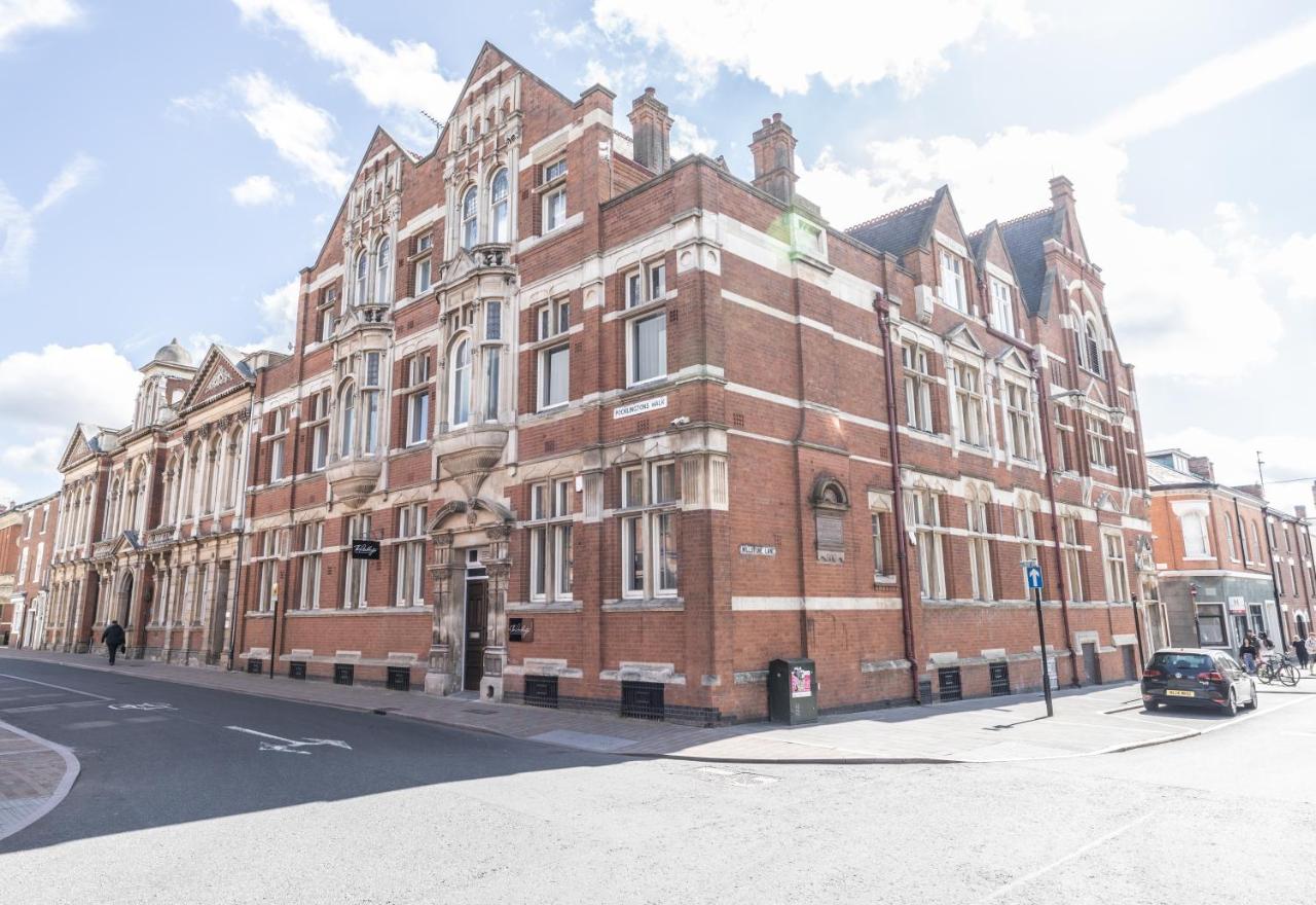Luxury City Retreat Perfect for Business & Families & Free Gym By The Pocklington - The New Walk Suite - Chambres d’hôtes Leicester