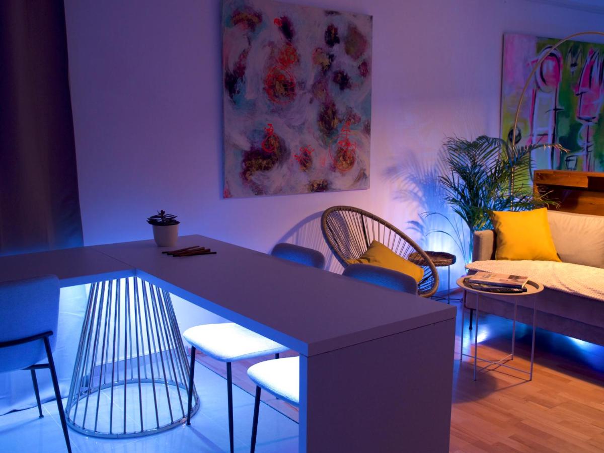 Favorite Place I ART STUDIO I Workspace I nähe Frankfurt I Messe - B&B