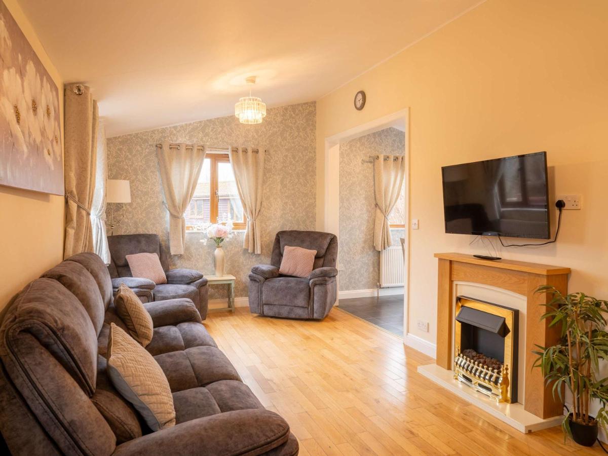 Elckys Lodge - Hot Tub Retreat Near York - B&B