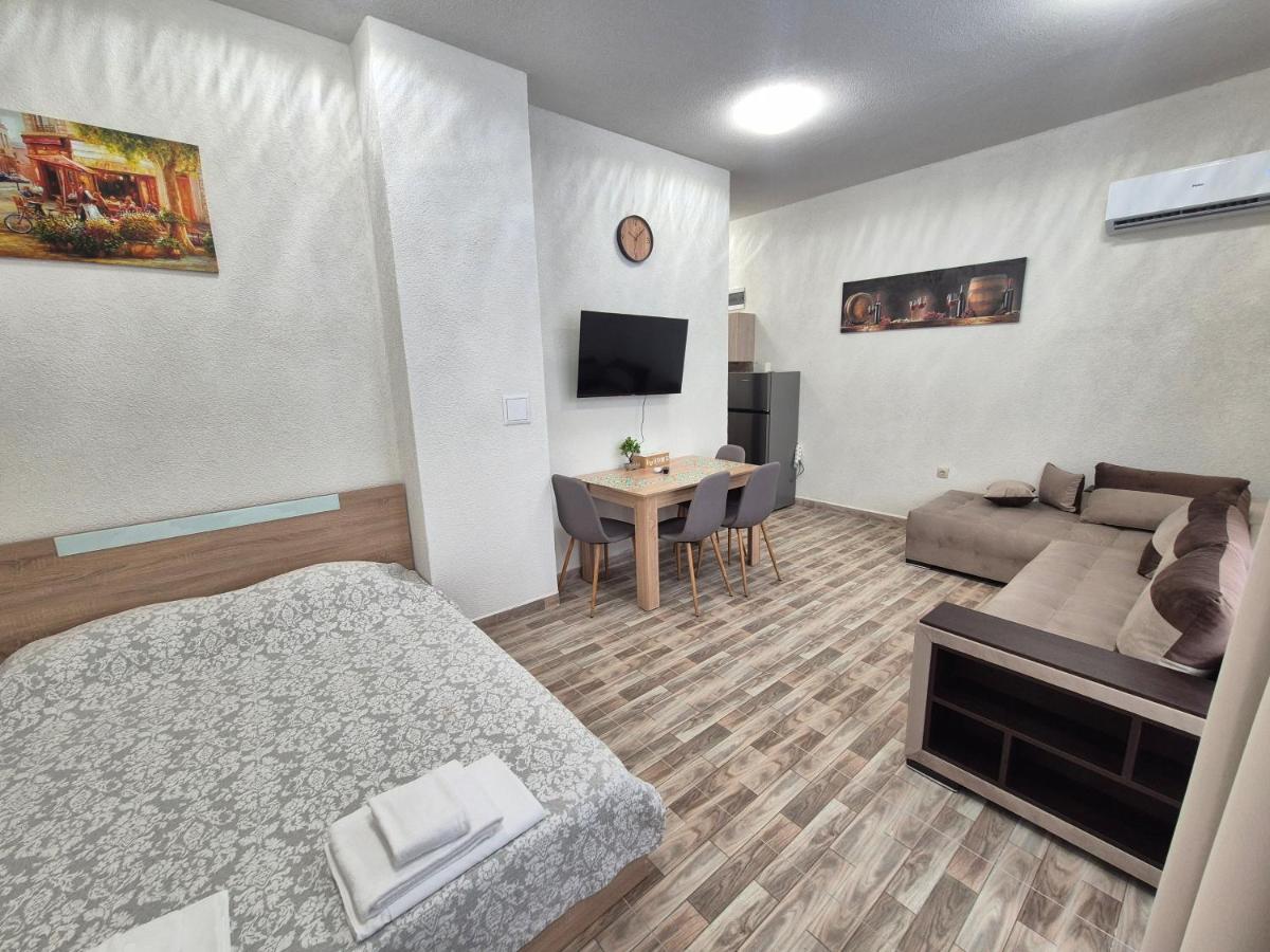 Студио Лазур Поморие - B&B Pomorie