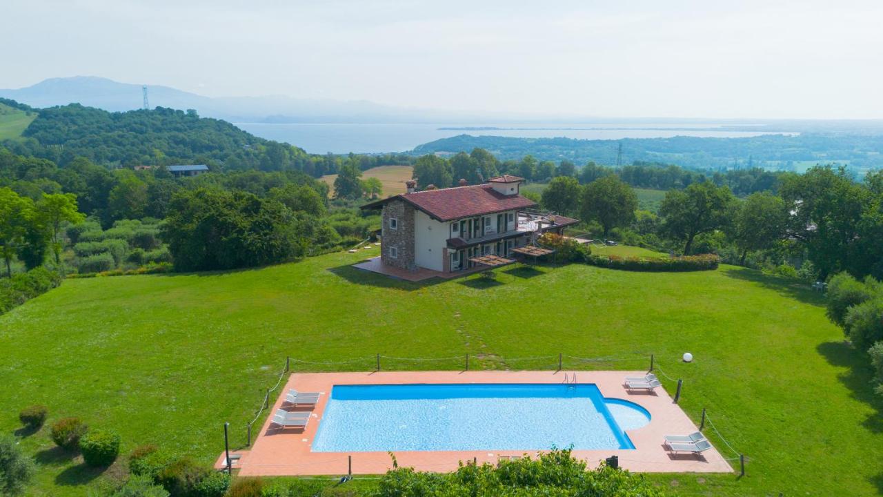 breathtaking lake view and pool, Prato Verde - B&B Barcuzzi