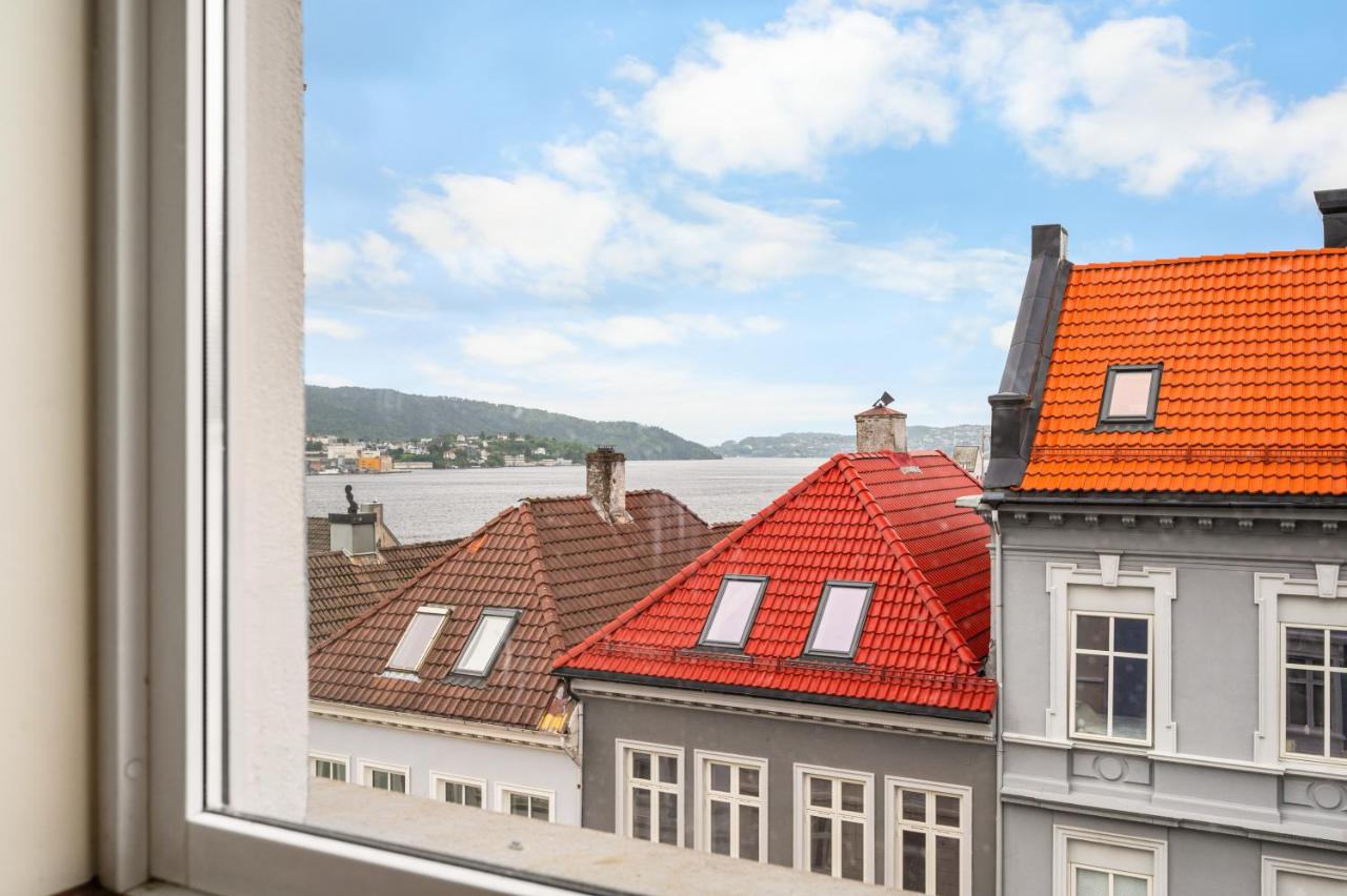 Central & Modern Apartment in the Coziest Street in Bergen - Chambres d'hôtes Bergen