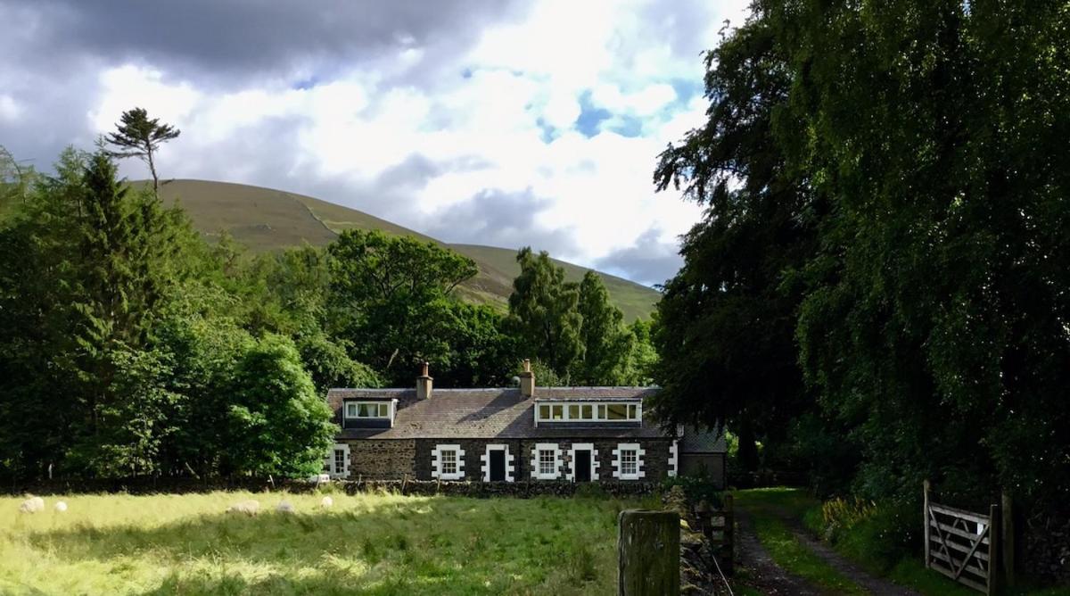 Wood Cottage - B&B Peebles