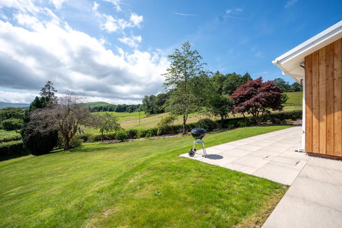 Modern Bungalow Views of Pen y Fan - B&B Brecon