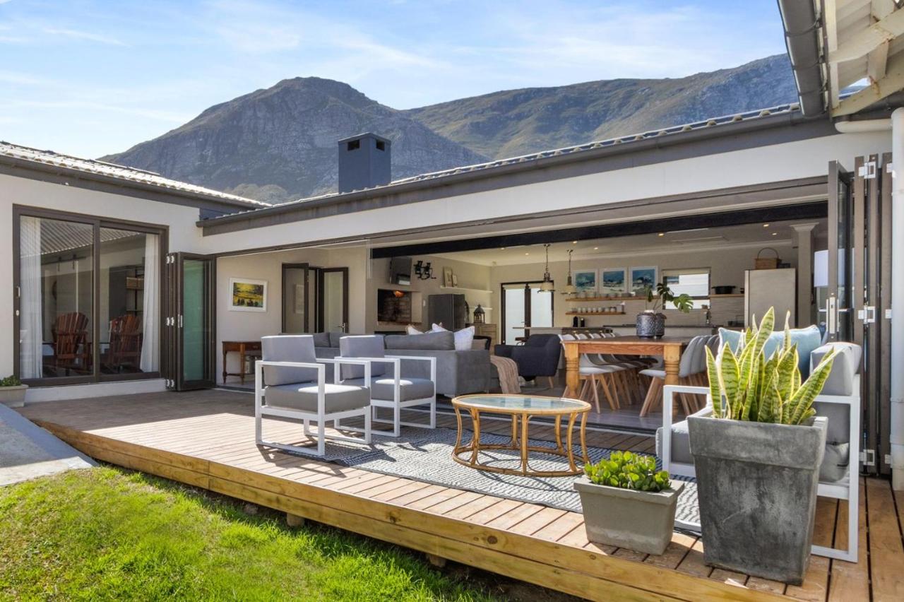 8 on Nivenia by Host Agents - B&B Betty’s Bay
