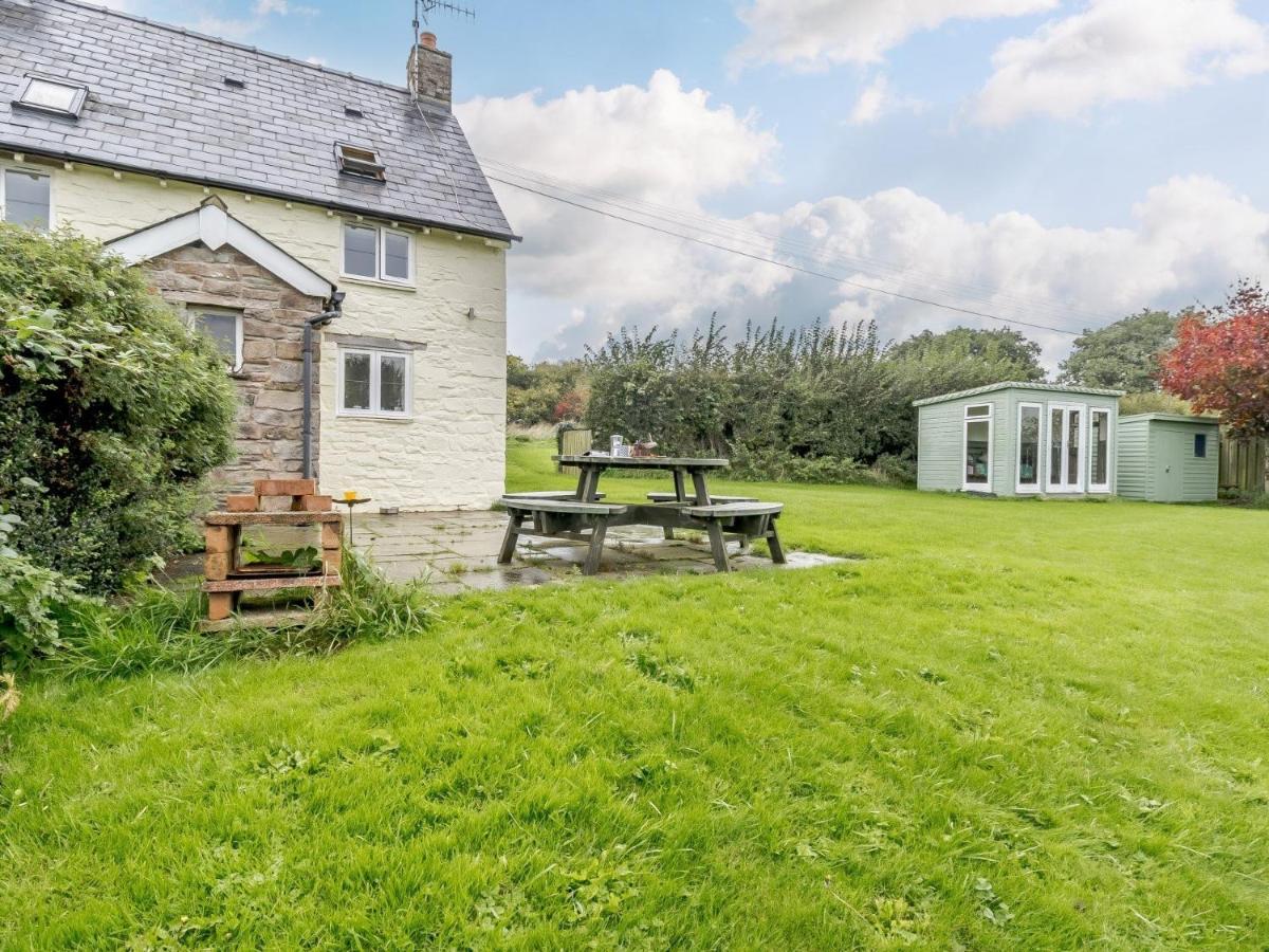 2 Bed in Brecon 51153 - B&B