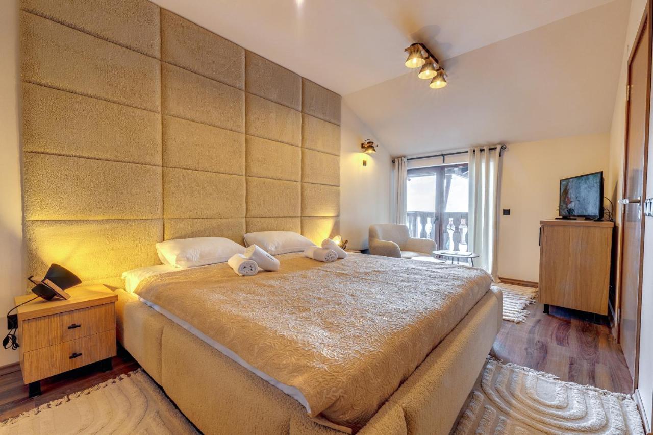 One-Bedroom Apartment with Balcony