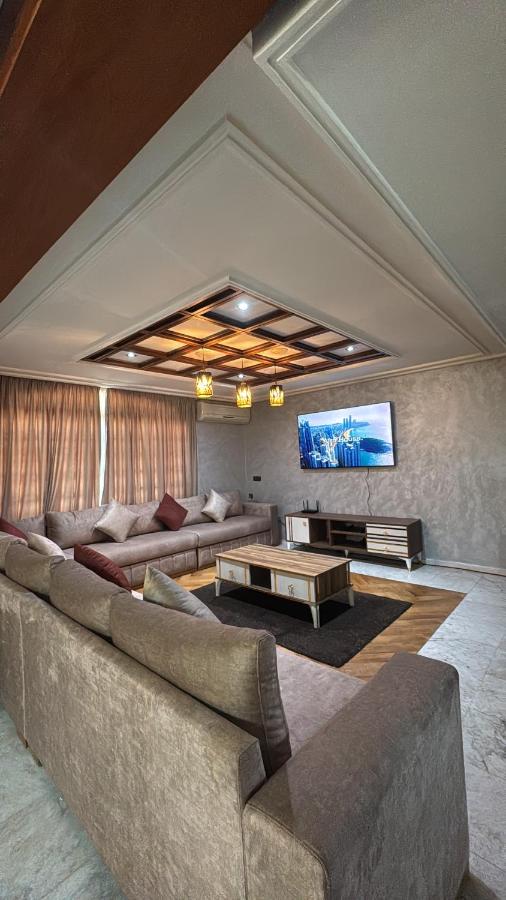 Villa cedra centre ville hay Riad zéro six soixante-neuf soixante-huit 3828 - B&B Ifrane