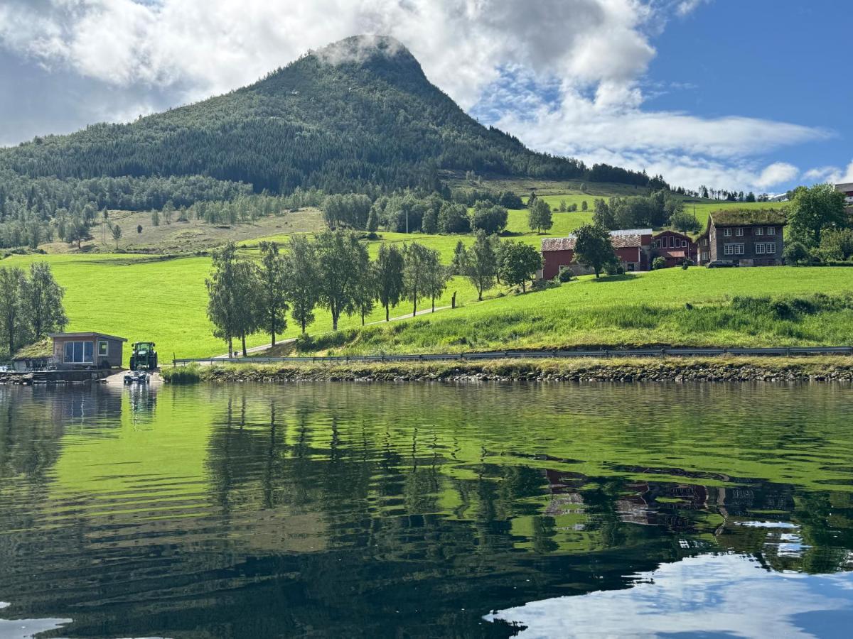 Living in a Nikolai Astrup motif 96m2 - B&B