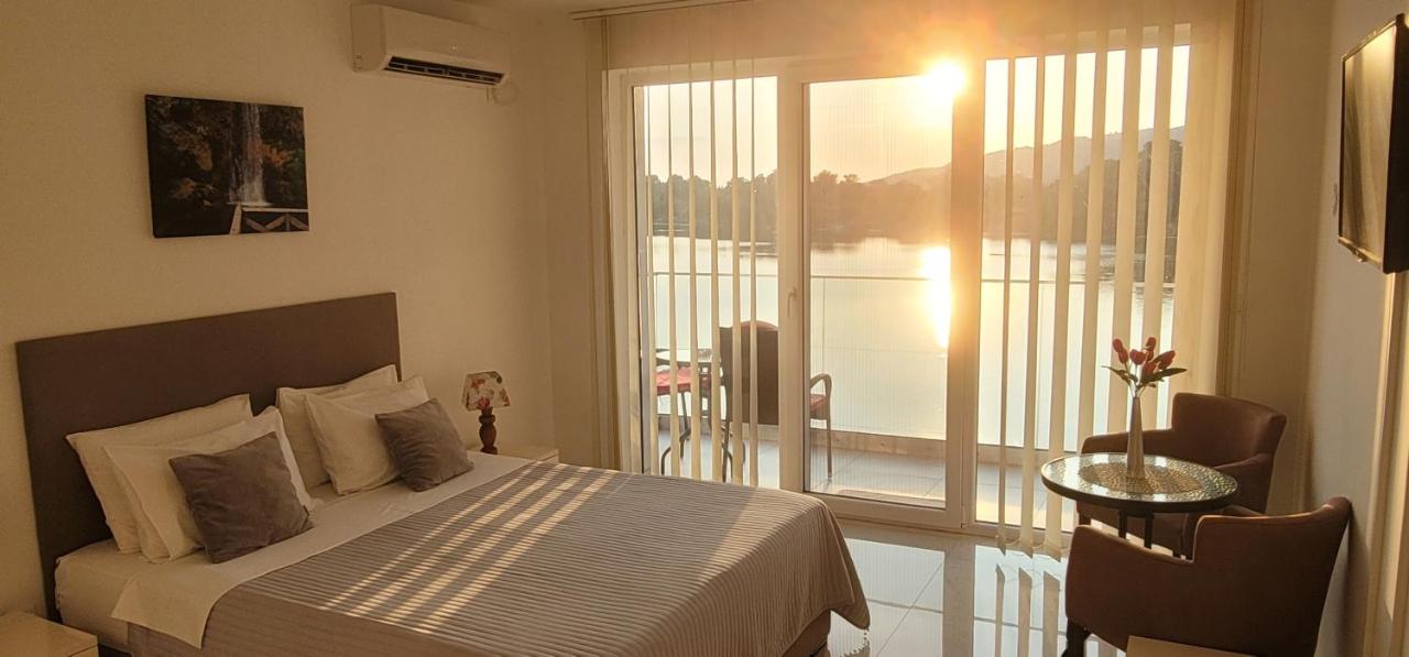 Double Room with Lake View