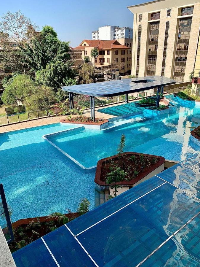 Stylish 2-Bedroom Apartment with Pool in Kilimani - B&B